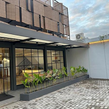 Hotel Masri Living By Daphna International à Yogyakarta Extérieur photo