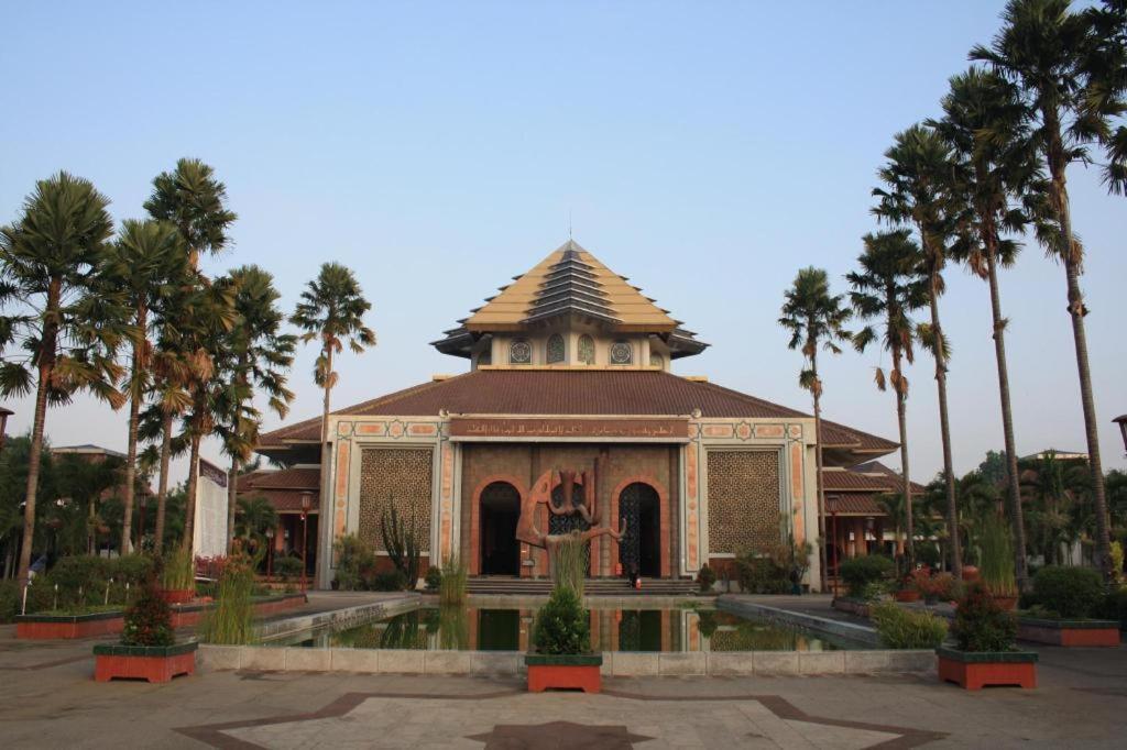 Hotel Masri Living By Daphna International à Yogyakarta Extérieur photo