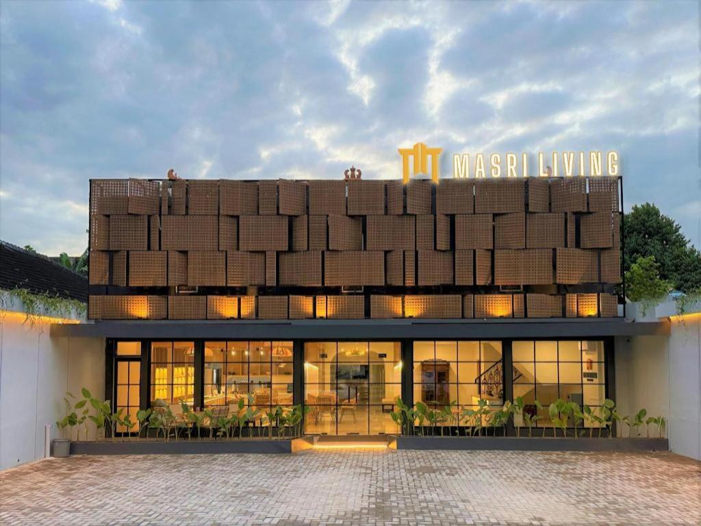 Hotel Masri Living By Daphna International à Yogyakarta Extérieur photo