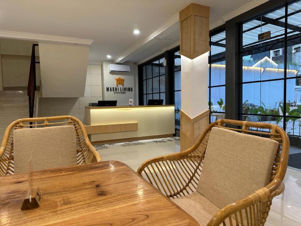 Hotel Masri Living By Daphna International à Yogyakarta Extérieur photo