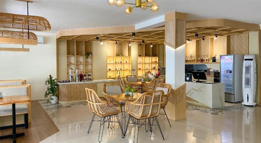 Hotel Masri Living By Daphna International à Yogyakarta Extérieur photo