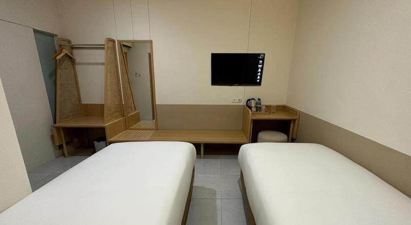 Hotel Masri Living By Daphna International à Yogyakarta Extérieur photo